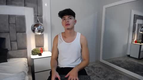 Snapshot of drakecollinss chatting on February 2025 12:26:01 AM drakecollinss online show from February 2025 12:26:01 AM