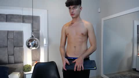 Snapshot of drakecollinss chatting on February 2025 12:25:01 AM drakecollinss online show from February 2025 12:25:01 AM
