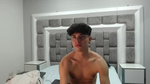 Snapshot of drakecollinss chatting on March 2025 12:48:01 AM drakecollinss online show from March 2025 12:48:01 AM