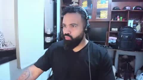 Snapshot of drako_argenti_ chatting on February 2025 02:06:02 PM Drako online show from February 2025 02:06:02 PM