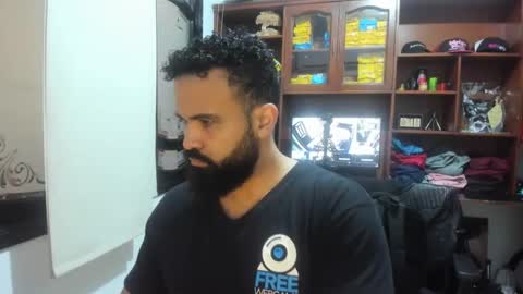 Snapshot of drako_argenti_ chatting on February 2025 12:15:02 PM Drako online show from February 2025 12:15:02 PM