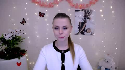 Snapshot of dream_mari chatting on February 2026 06:20:02 AM Mari online show from February 2026 06:20:02 AM