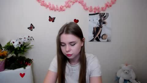 Snapshot of dream_mari chatting on March 2026 07:58:02 AM Mari online show from March 2026 07:58:02 AM