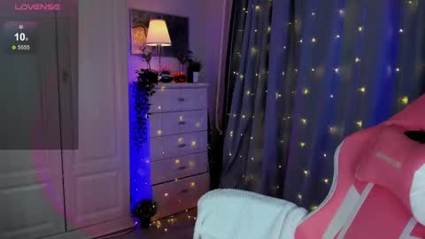 Snapshot of dreamaise chatting on March 2025 05:17:02 PM Mary pvt open use pink and blue app lovense online show from March 2025 05:17:02 PM