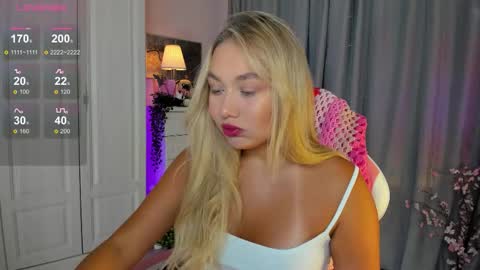 Snapshot of dreamaise chatting on September 2025 03:27:02 PM Mary pvt open use pink and blue app lovense online show from September 2025 03:27:02 PM