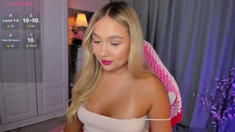 Snapshot of dreamaise chatting on October 2025 03:42:01 PM Mary pvt open use pink and blue app lovense online show from October 2025 03:42:01 PM