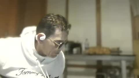 Snapshot of dreambob chatting on November 2025 12:13:01 AM Dreambob online show from November 2025 12:13:01 AM