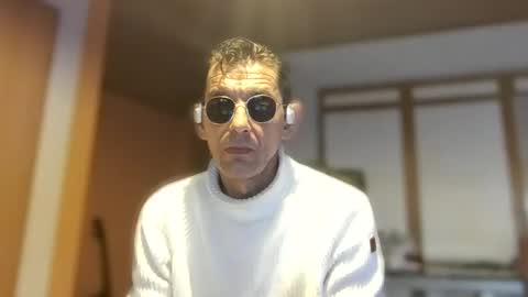 Snapshot of dreambob chatting on December 2025 12:34:02 PM Dreambob online show from December 2025 12:34:02 PM