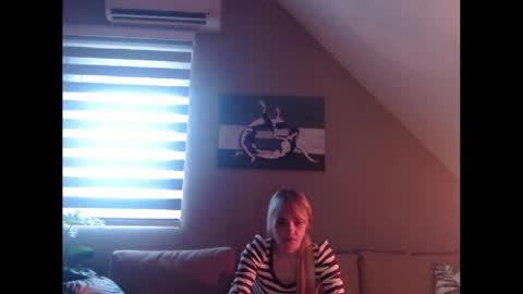 Snapshot of dreamcatcherfantasy chatting on December 2024 07:53:01 AM A girl online show from December 2024 07:53:01 AM