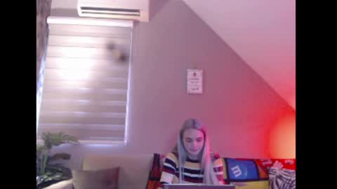 A girl online show from March 2026 08:31:01 AM