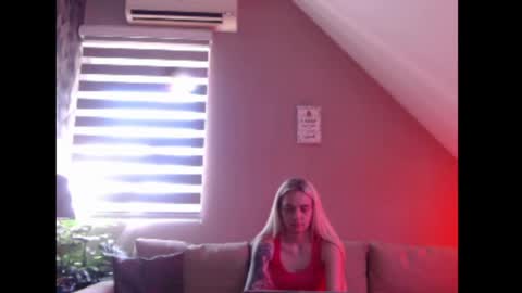A girl online show from June 2026 07:24:02 AM