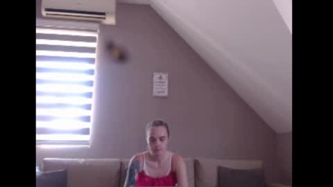 A girl online show from June 2026 07:25:01 AM