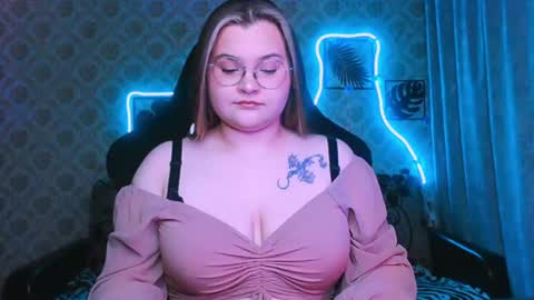 dreamforyoue2 online show from April 2026 07:22:02 PM