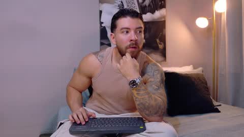 Snapshot of dreammr1 chatting on April 2026 11:35:02 PM cris online show from April 2026 11:35:02 PM