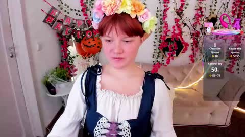 Luna online show from October 2025 08:42:02 PM