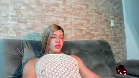 dreams_chloe online show from June 2026 12:19:01 AM