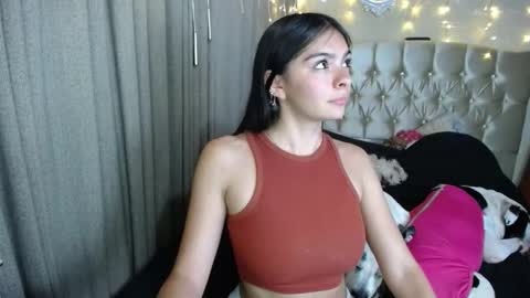 Snapshot of dreams_sophi chatting on November 2025 12:14:02 AM Sophia online show from November 2025 12:14:02 AM