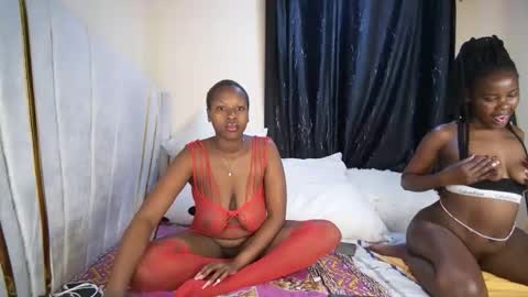 Snapshot of dreamy_doll chatting on October 2025 04:33:01 AM Dreamy doll online show from October 2025 04:33:01 AM