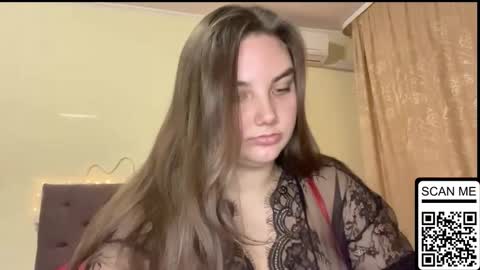 Mila online show from November 2025 03:33:02 PM