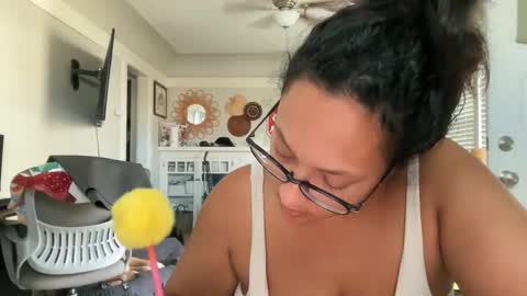 RIRI OR DREAMY online show from September 2025 03:59:01 PM