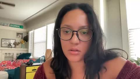 RIRI OR DREAMY online show from November 2025 04:11:02 PM