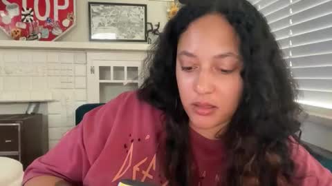 Snapshot of dreamyriri chatting on February 2026 12:17:02 AM RIRI OR DREAMY online show from February 2026 12:17:02 AM