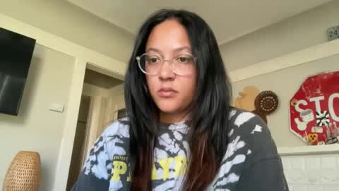 Snapshot of dreamyriri chatting on February 2026 07:04:01 PM RIRI OR DREAMY online show from February 2026 07:04:01 PM