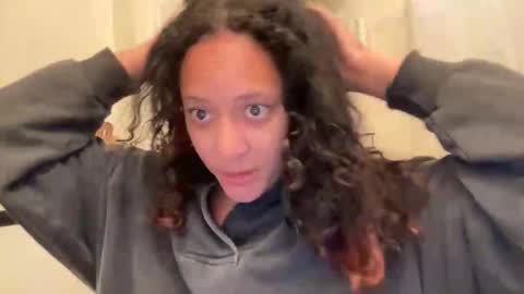 Snapshot of dreamyriri chatting on March 2026 02:55:01 PM RIRI OR DREAMY online show from March 2026 02:55:01 PM