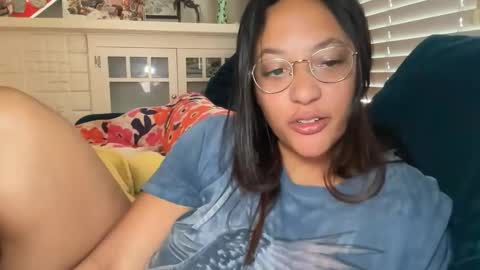 RIRI OR DREAMY online show from May 2026 03:51:02 PM