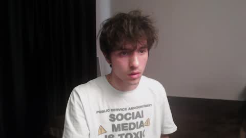 Snapshot of dress_air chatting on April 2026 02:10:01 AM Air online show from April 2026 02:10:01 AM