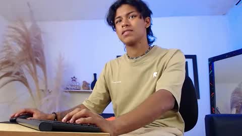 Snapshot of dreyk20 chatting on September 2025 01:58:02 PM Dreyk online show from September 2025 01:58:02 PM