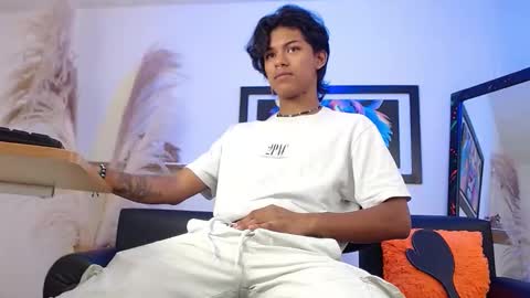 Snapshot of dreyk20 chatting on October 2025 01:31:01 PM Dreyk online show from October 2025 01:31:01 PM