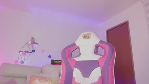 Snapshot of driana_hoffman chatting on November 2025 01:33:02 PM DRIANA online show from November 2025 01:33:02 PM