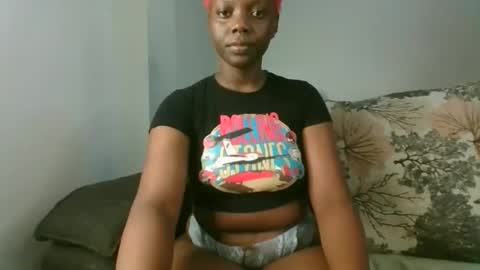 Snapshot of drip_doll chatting on October 2025 04:18:01 PM Drip Doll online show from October 2025 04:18:01 PM