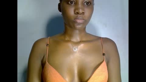 Snapshot of drippingpussy__ chatting on November 2025 05:57:01 PM drippingpussy__ online show from November 2025 05:57:01 PM