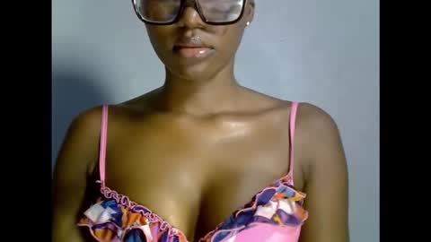 Snapshot of drippingpussy__ chatting on December 2025 07:00:01 PM drippingpussy__ online show from December 2025 07:00:01 PM