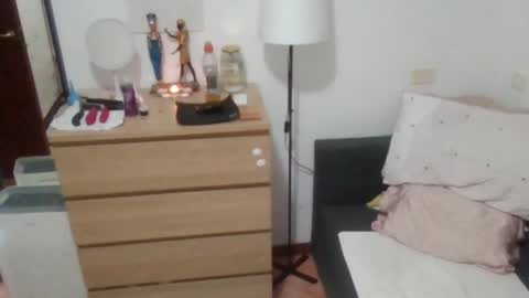 Snapshot of drippingwetpussies chatting on December 2024 03:15:02 AM drippingwetpussies online show from December 2024 03:15:02 AM