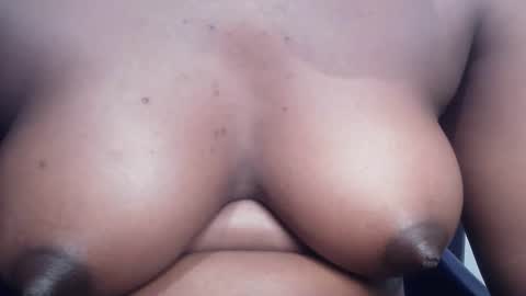 Snapshot of drippussy1 chatting on November 2025 05:25:02 PM Ebonypussy1 online show from November 2025 05:25:02 PM