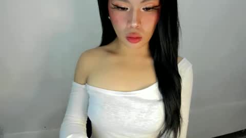 Snapshot of dripqueenxoxo chatting on October 2025 01:07:01 PM miss. Erika online show from October 2025 01:07:01 PM