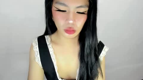 Snapshot of dripqueenxoxo chatting on October 2025 05:22:02 AM miss. Erika online show from October 2025 05:22:02 AM