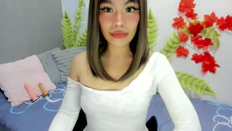 Snapshot of dripqueenxoxo chatting on November 2025 10:29:01 AM miss. Erika online show from November 2025 10:29:01 AM