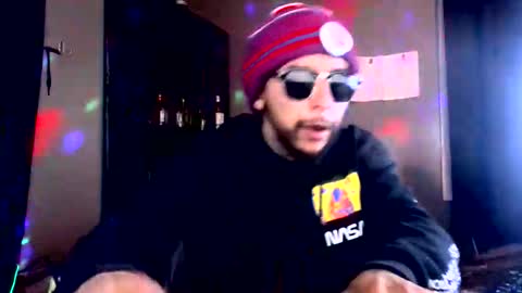 Snapshot of drogoloko233 chatting on February 2026 01:46:01 AM drogo lpkp online show from February 2026 01:46:01 AM