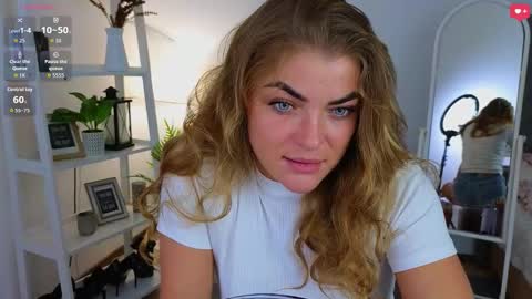 Snapshot of drunk_angel_ chatting on September 2025 04:33:02 AM Donna online show from September 2025 04:33:02 AM