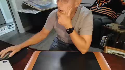 DublNikl online show from October 2025 07:13:01 PM