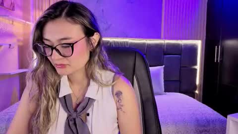 Victoria online show from November 2025 09:37:02 PM