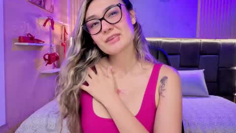 Victoria online show from November 2025 08:18:01 PM