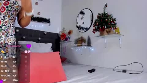 Dulce Maria online show from December 2024 11:29:02 PM