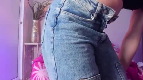 Snapshot of dulce__fiore07 chatting on September 2025 12:37:02 PM dulce__fiore07 online show from September 2025 12:37:02 PM