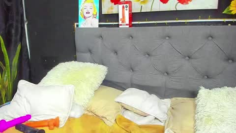 Snapshot of dulce_celeste15 chatting on January 2025 11:15:02 PM C E L E S T E online show from January 2025 11:15:02 PM