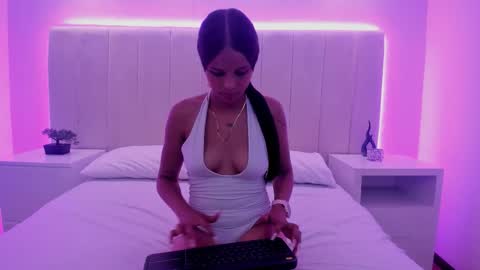 dulce online show from February 2026 07:15:01 PM
